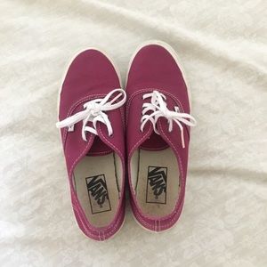 Vans authentic classic lace up in burgundy red
